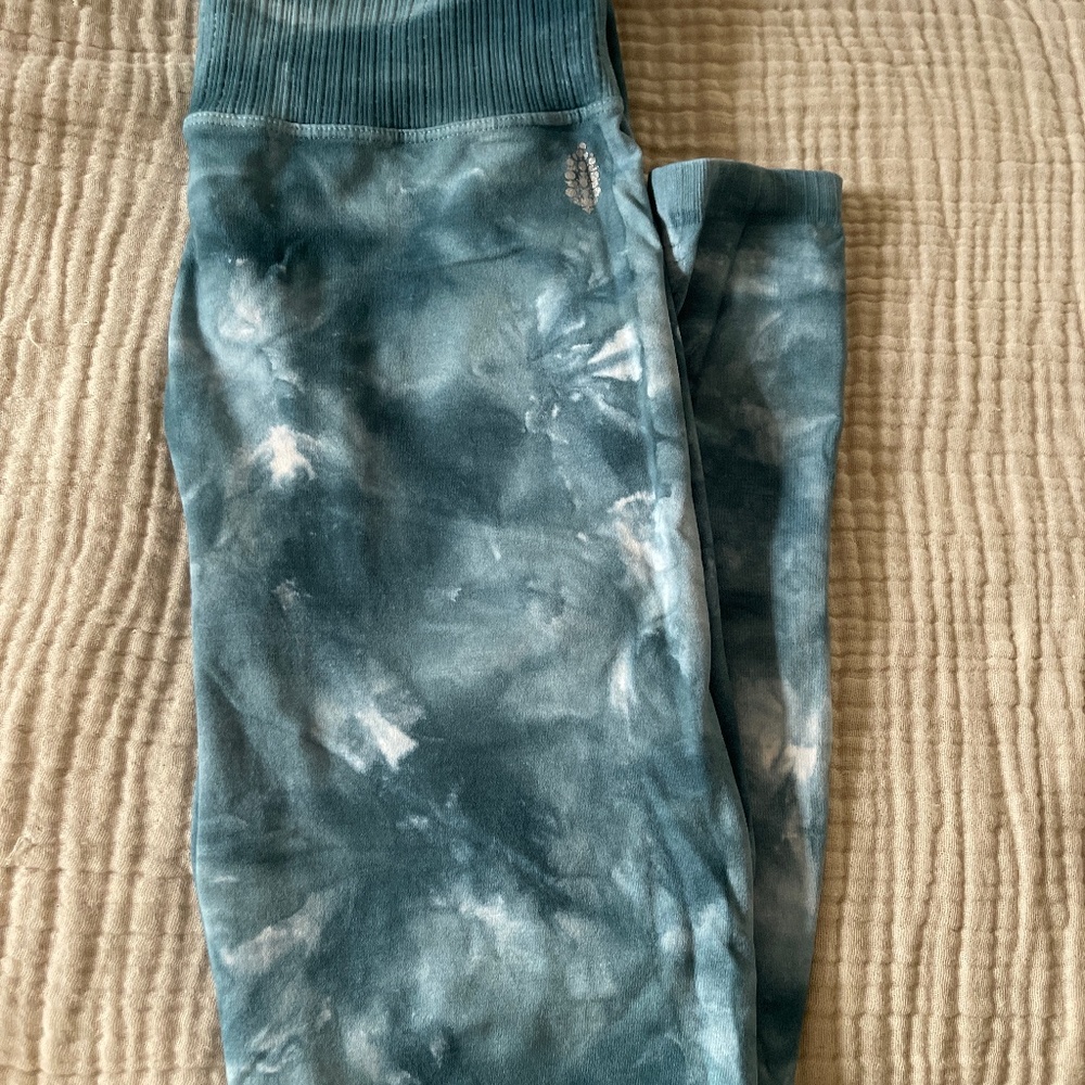 Free people movement leggings